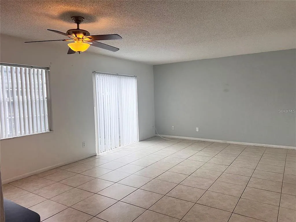 1 bed, 1.0 bath, 735 sqft, $1,150 — Photo 3