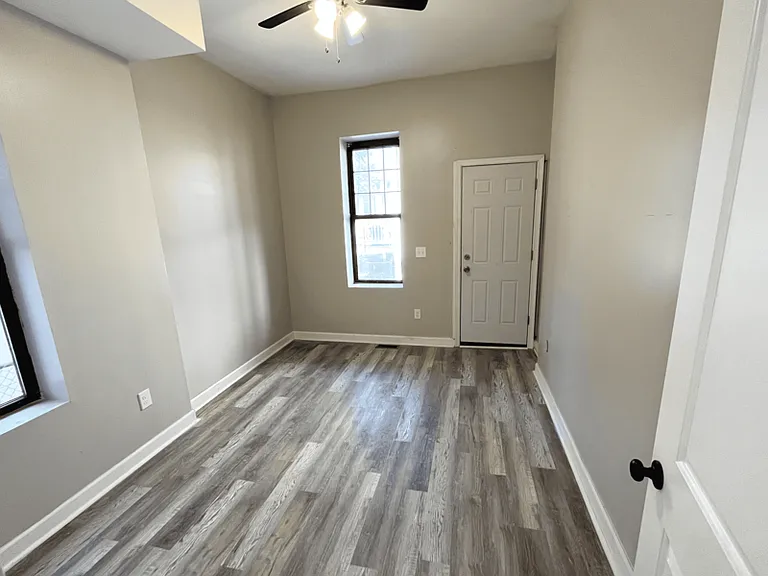 200 E 22nd St #1 — Photo 13