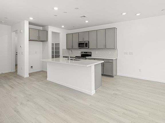 5th image of 1473 Melodic Lark Dr