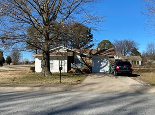 100 Wright Ave, Springdale, AR 72764