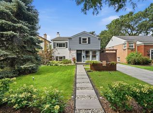 704 Long Rd, Glenview, IL 60025