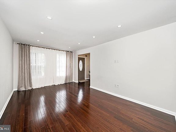 4th image of 74 Orchard Dr