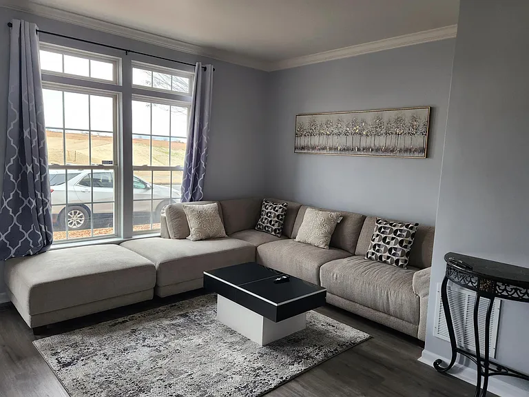 2068 Lockwood Dr — Photo 1