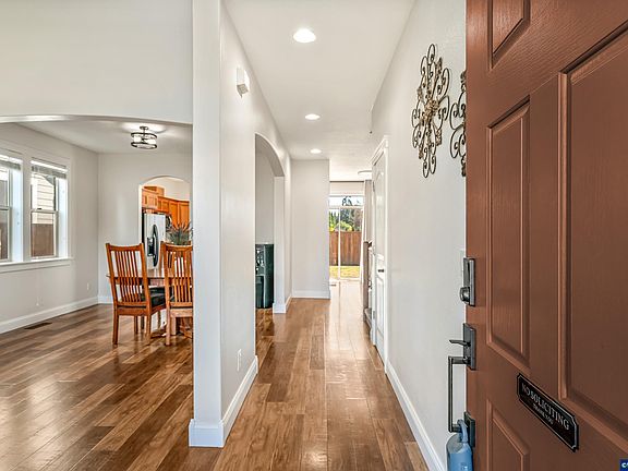 5th image of 5128 Yukon Ct NE
