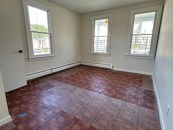 4th image of 209 Watchung Ave Floor 1