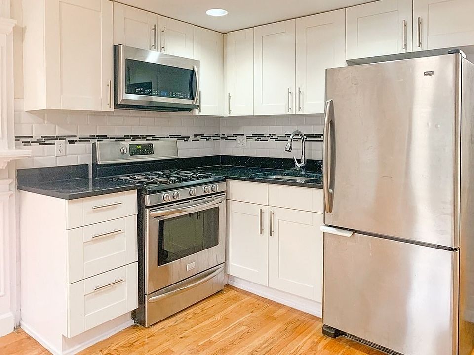 1st image of 161 Gates Ave APT 4