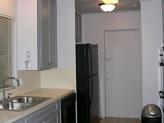 4th image of 325 Aberdeen Ave