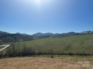 16 Lawson Ridge Rd, Leicester, NC 28748