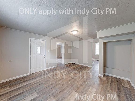 4th image of 2714 Maywood Rd