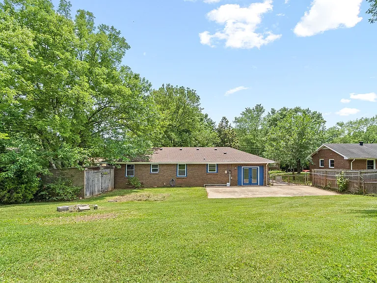 219 Kirby Dr — Photo 27