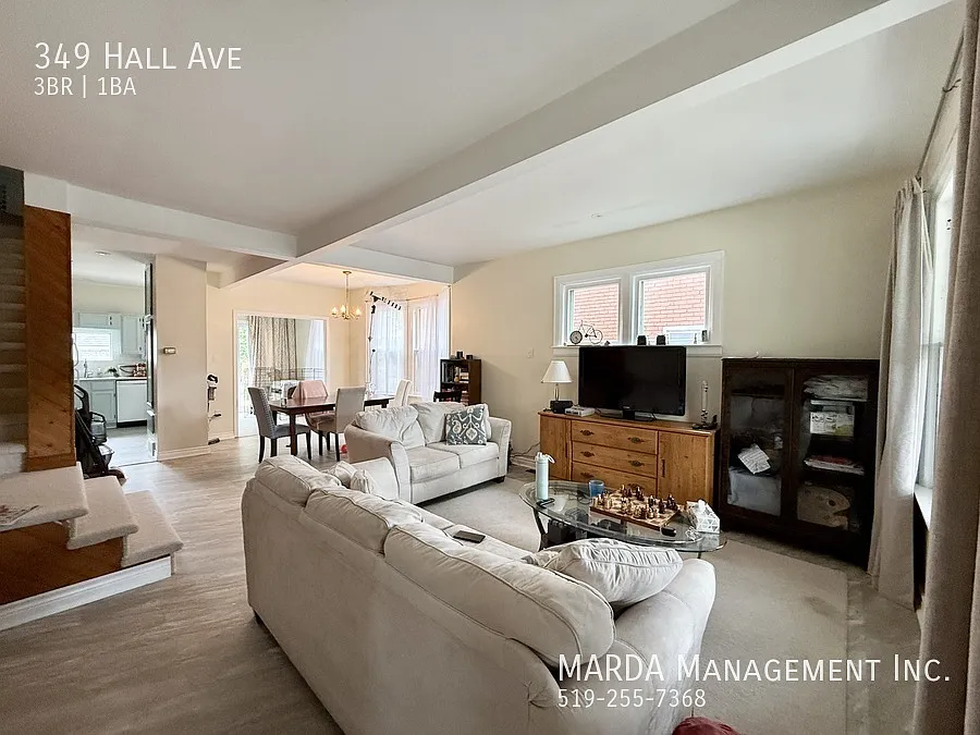 Charming 3 Bed/1 Bath Townhouse - Walkerville + Ydro, Water & Gas! — Photo 3