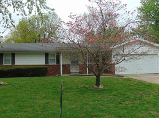 1537 S Saint Marys Ave, Springfield, MO 65804