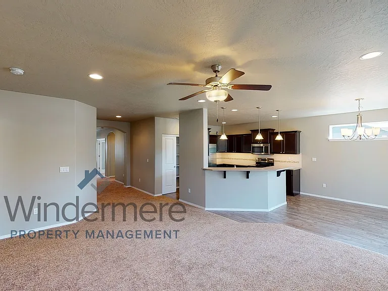 1309 SW Virginia St — Photo 2