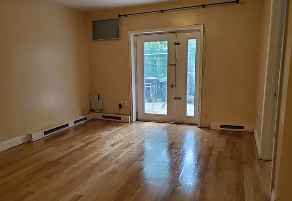 Rented by Capri Jet Realty Corp | media 8