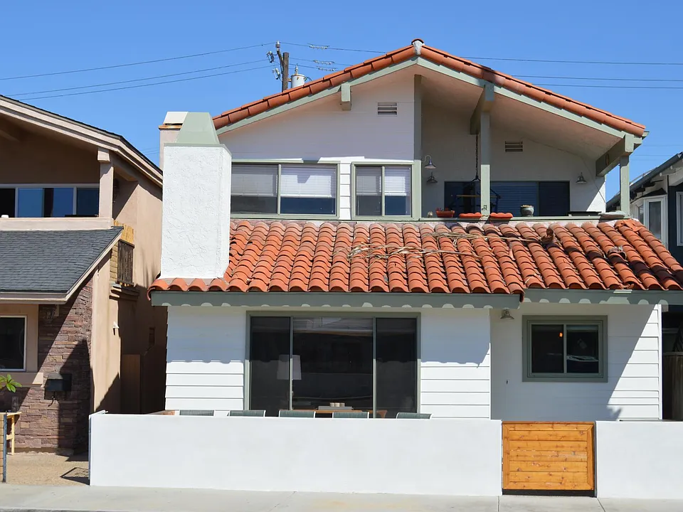 814 W Balboa Blvd #1