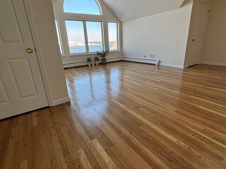 1st image of 224 Outlook Ave #2