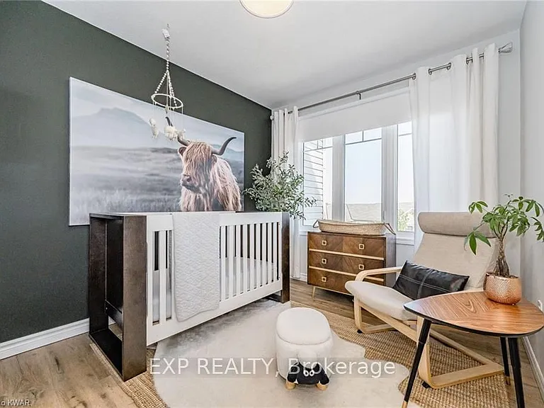 8 Stratus St — Photo 17
