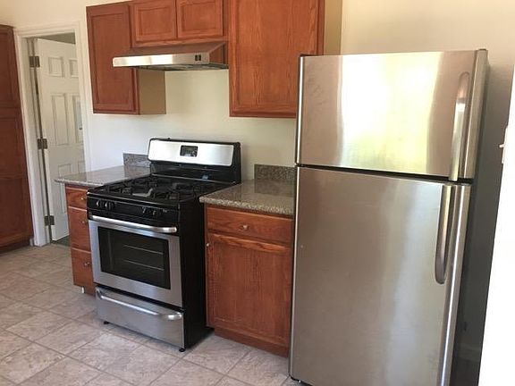 5th image of 1311 Hollyburne Ave