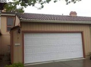 3 Basin Ct, Hercules, CA 94547