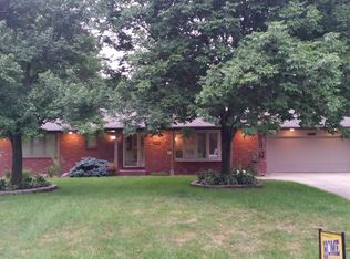 1240 Cessna Cir, Lincoln, NE 68527