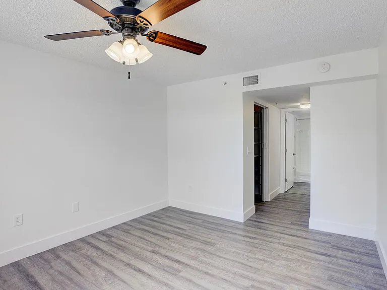 2711 Ocean Club Blvd #203 — Photo 17
