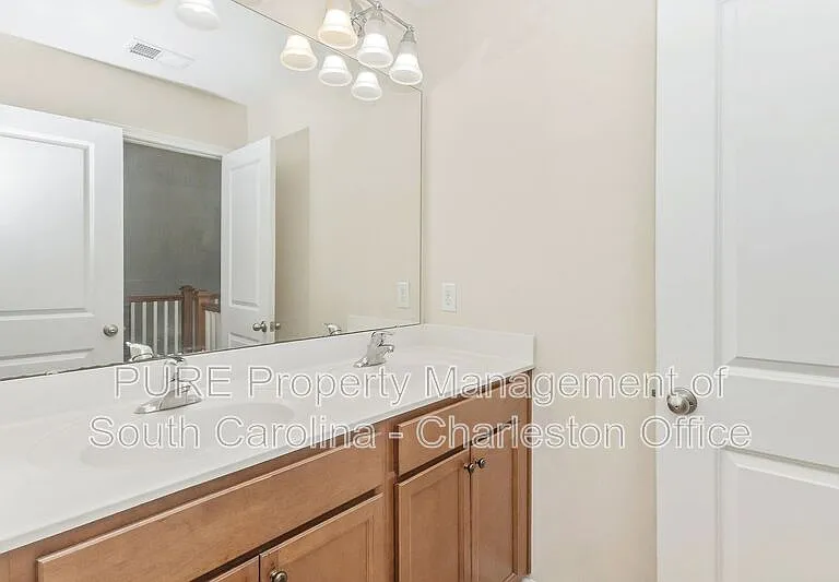 481 Gianna Ln — Photo 17