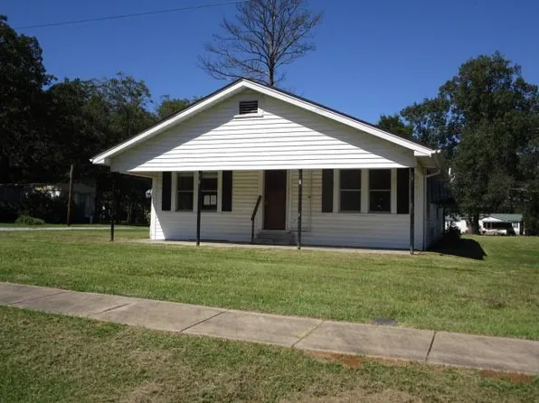 718 Tioga Rd, Ball, LA 71405