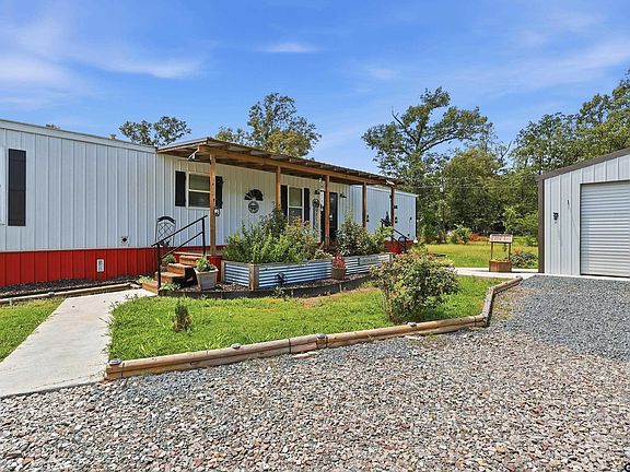 3rd image of 611 E County Road 4103