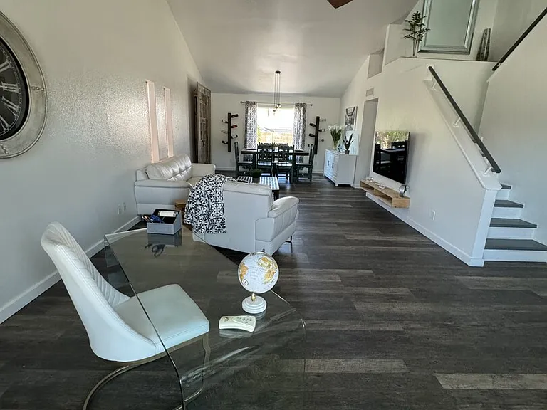 E Essex Village Dr — Photo 5