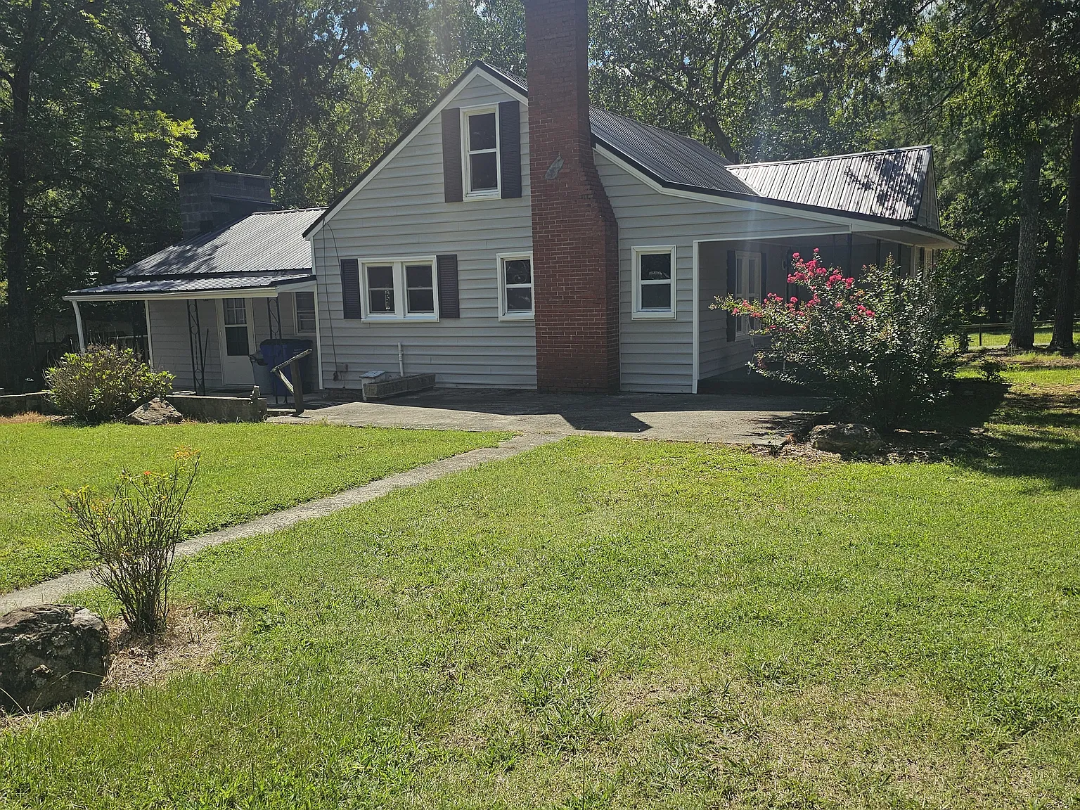 2 bed, 1824 sqft, $1,800 — Photo 1