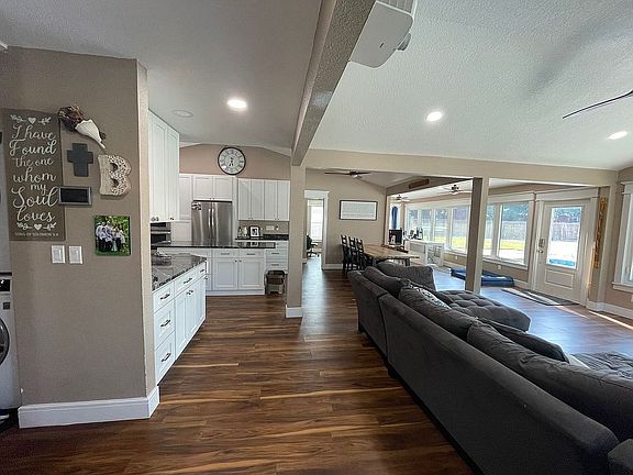 5th image of 2729 Nicole Cir