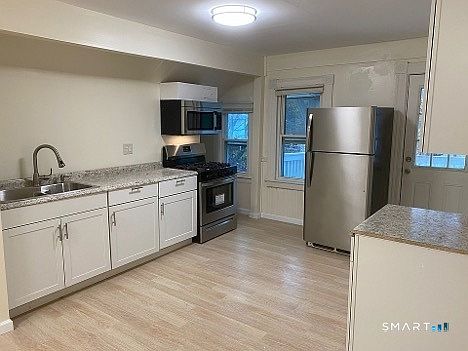 5th image of 96 Hill Street