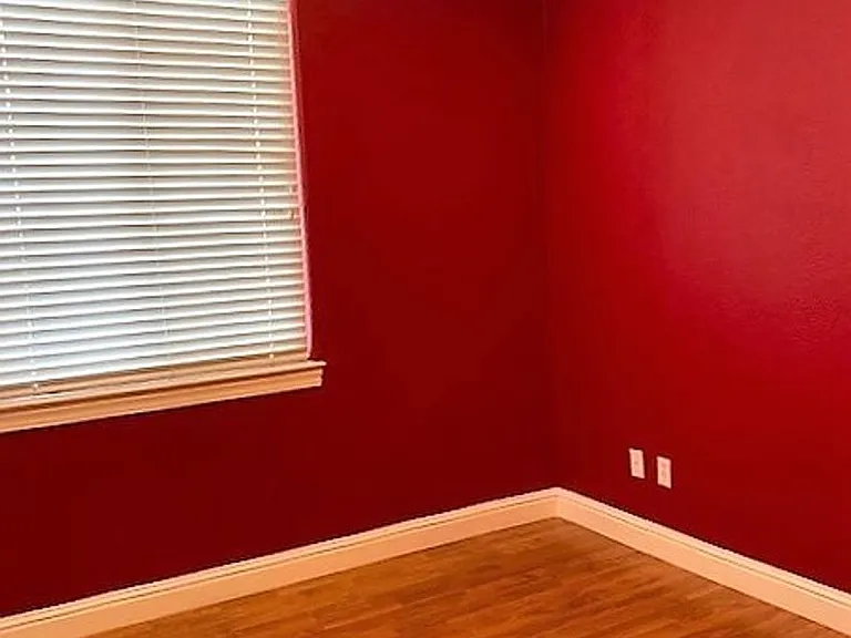 518 Castenda Dr — Photo 9