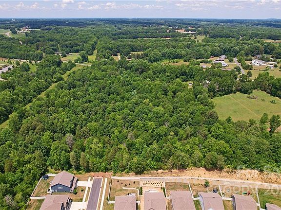 4th image of 1540 Coddle Creek Hwy
