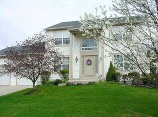 12 Adams Dr, Burlington, NJ 08016