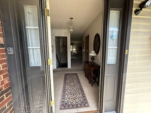 3rd image of 265 Constitution Dr