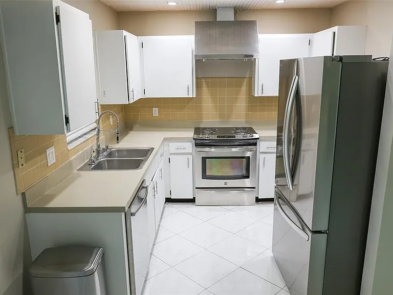 3121 Bordeaux Ln — Photo 10