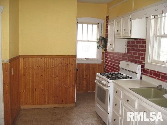 4th image of 133 E Rock Island Ave