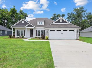 124 Audrey Ln, Hahira, GA 31632