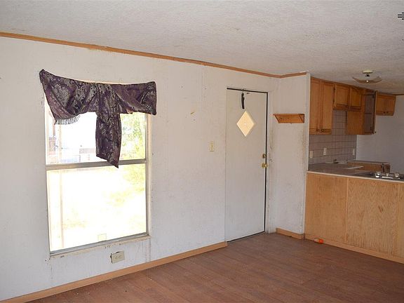 4th image of 321 S Whittier Dr