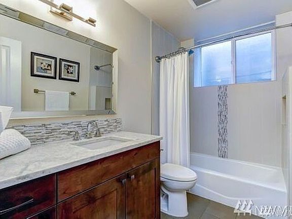 3rd image of 9675 Evergreen Dr