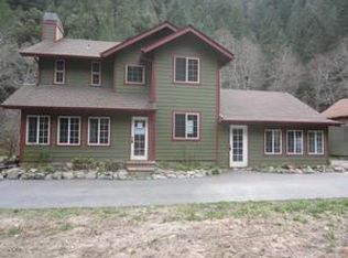 946 W Pickett Creek Rd, Grants Pass, OR 97527