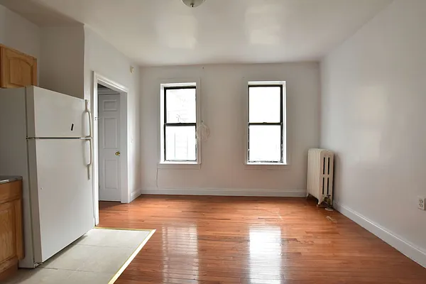 Rented by Clove Realty LLC | media 4