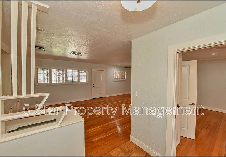 3030 Aurora Ave — Photo 9