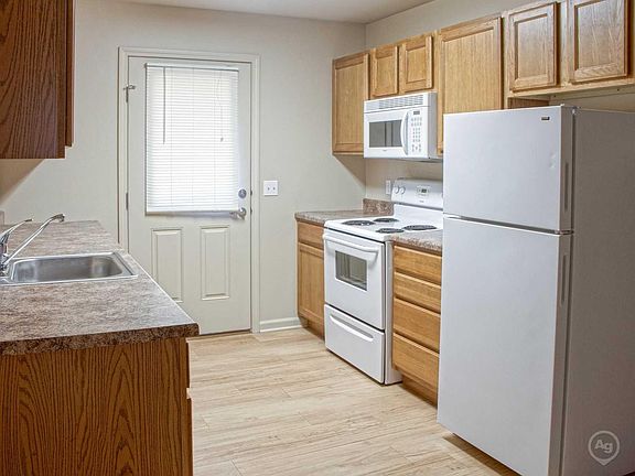 5th image of 740 Oberdorf Dr APT 8