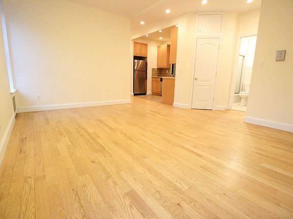4th image of 200 W 98th St APT 4E