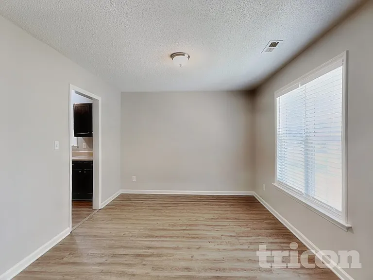4409 Woodlawn Dr — Photo 4