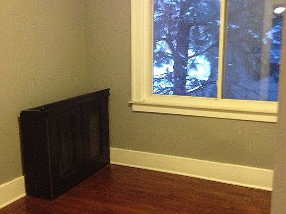 3rd image of 89 W Robert Ave