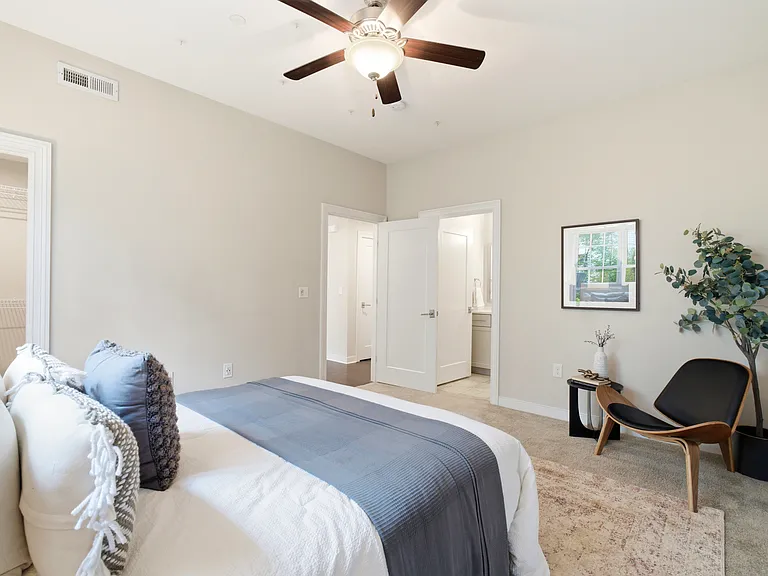 Bedroom with en suite Full Bath