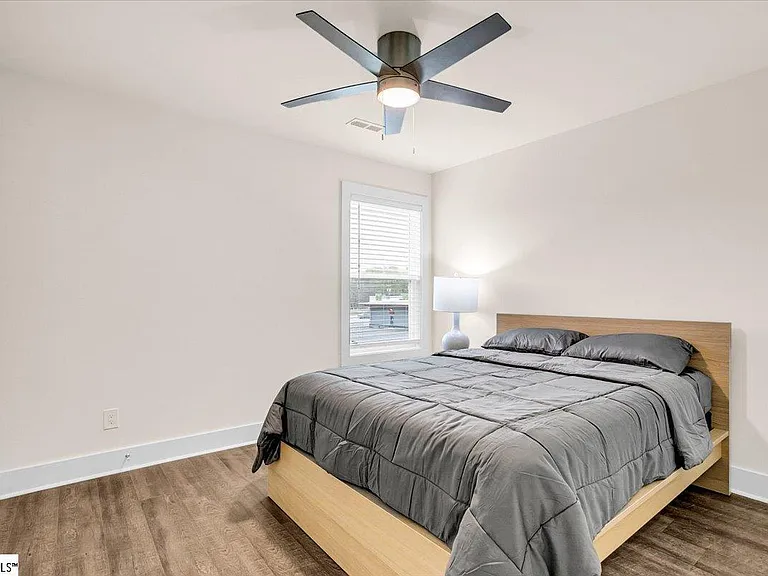 141 Baileyview St — Photo 13